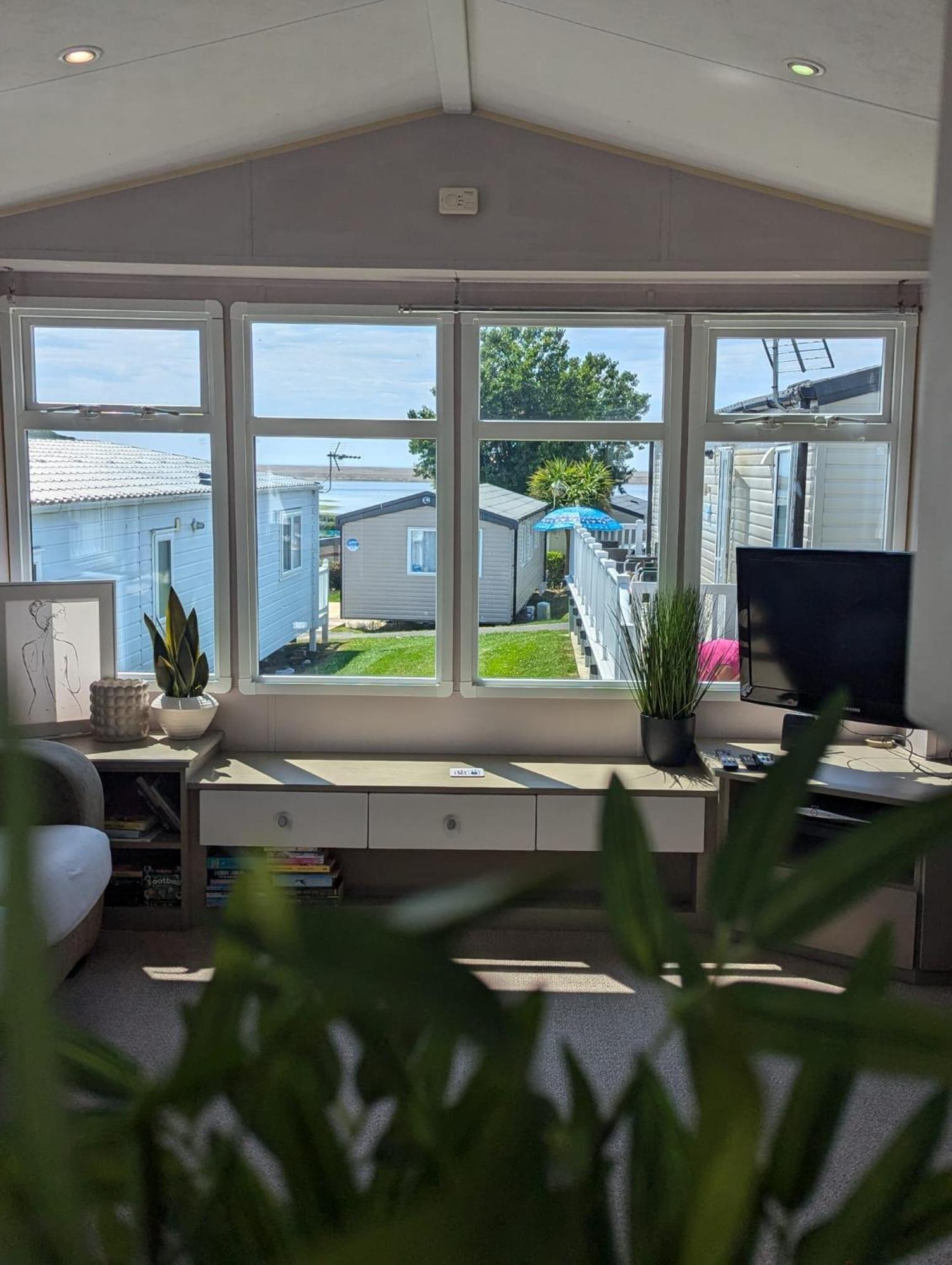 Lovely Family Dog Friendly Caravan On Littlesea Holiday Park Weymouth Haven Wyke Regis Bagian luar foto